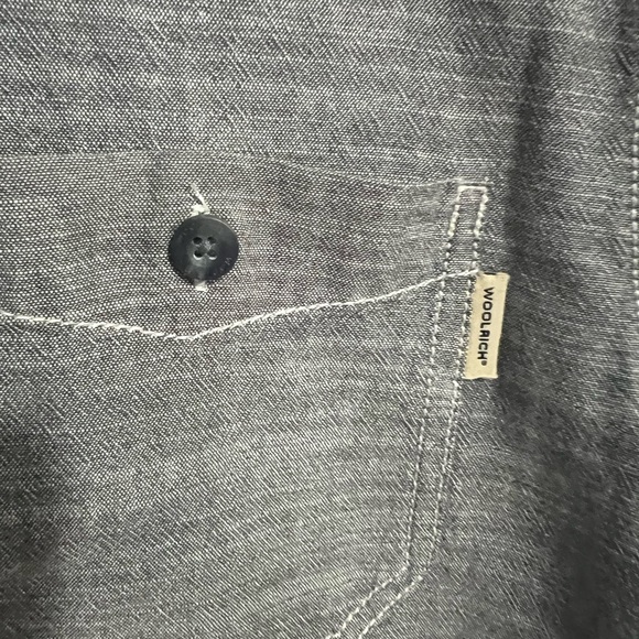 LOT OF 2 - Woolrich Men’s Button Down Shirts - Size XL- One Gray and One Blue - Picture 4 of 12
